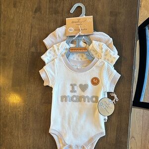 Grey & White 'I Love Mama' Baby Bodysuit Set